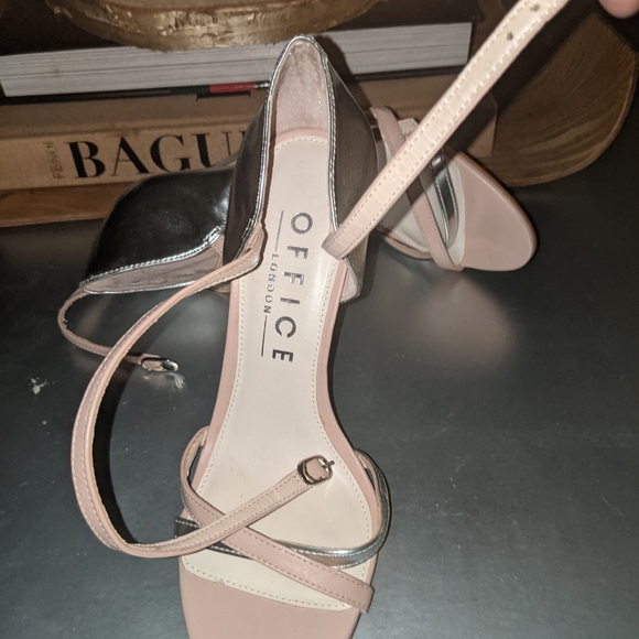 Shoea - Picture 2 of 2